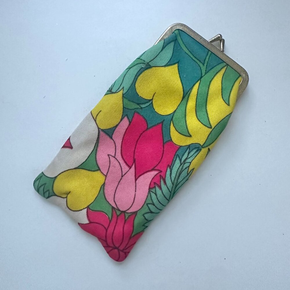 Vintage Groovy Floral Eyeglass Fabric Case, Working Kiss Lock, Travel Pouch